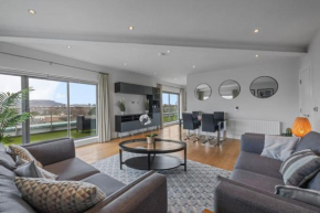 Free Parking - Luxury Penthouse Apartment